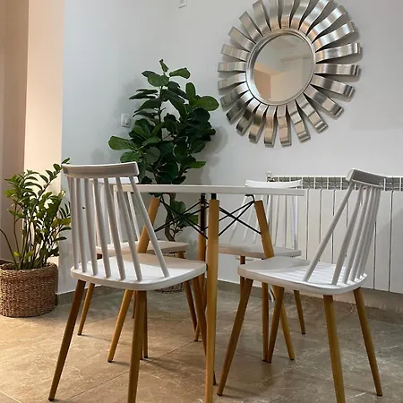 Golden 28 Apartment