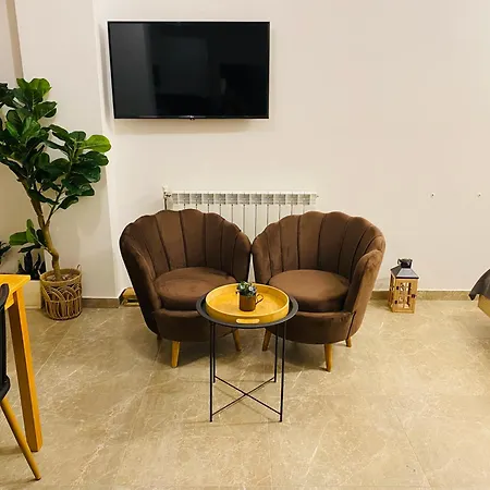 Golden 28 Apartment *